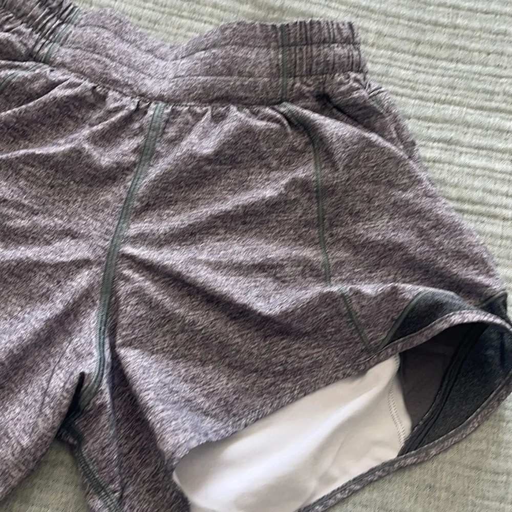 Lululemon Hotty Hot Short II  Heather Lux Multi Black / Heathered Black size 4